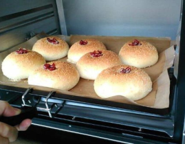 烤箱做面包,烤箱制作面包全攻略